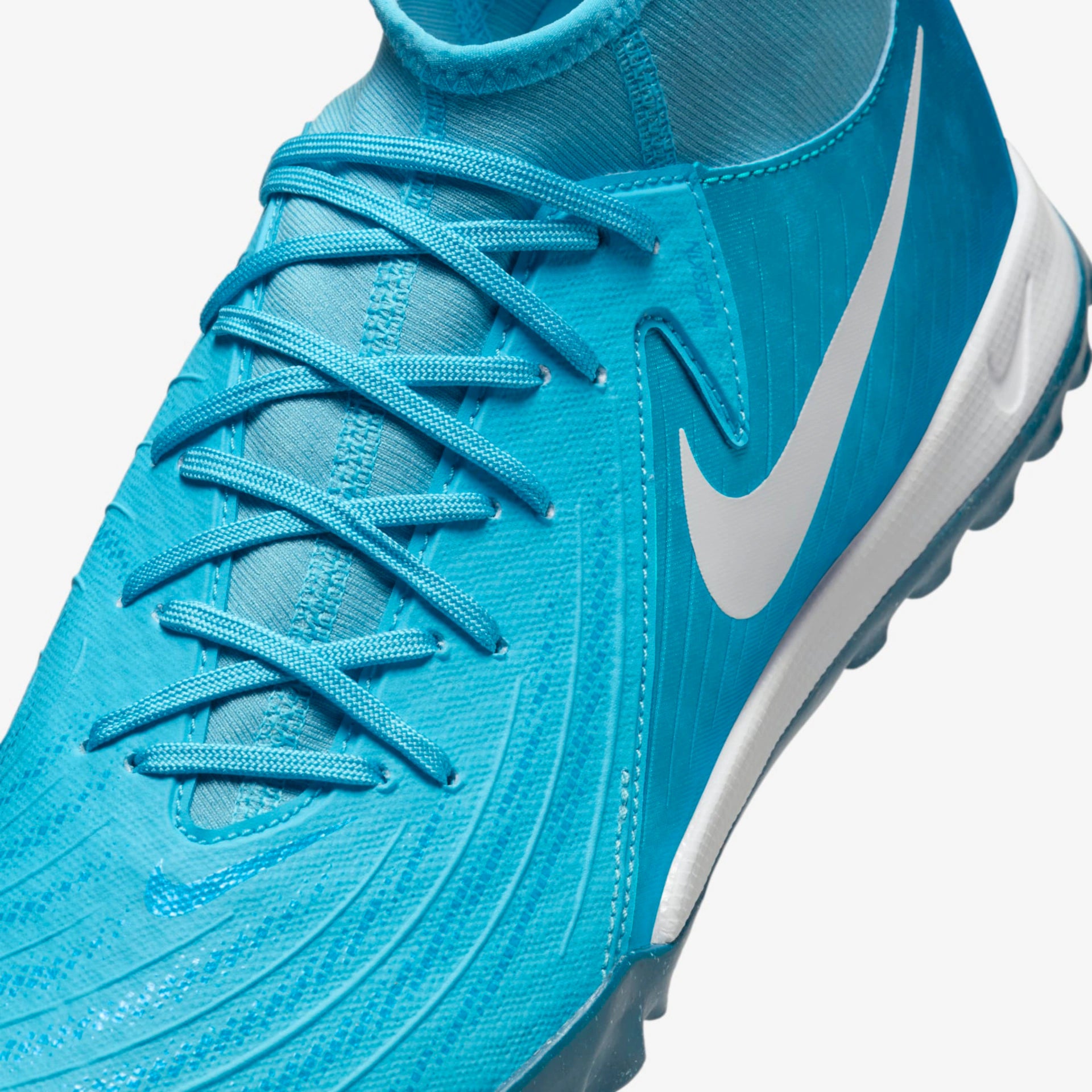 Chuteira Nike Phantom Luna Academy Society